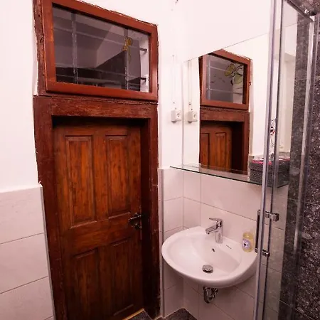 Deznik Hostel *