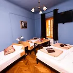 بيت شباب Deznik