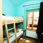 بيت شباب Deznik ليوبليانا